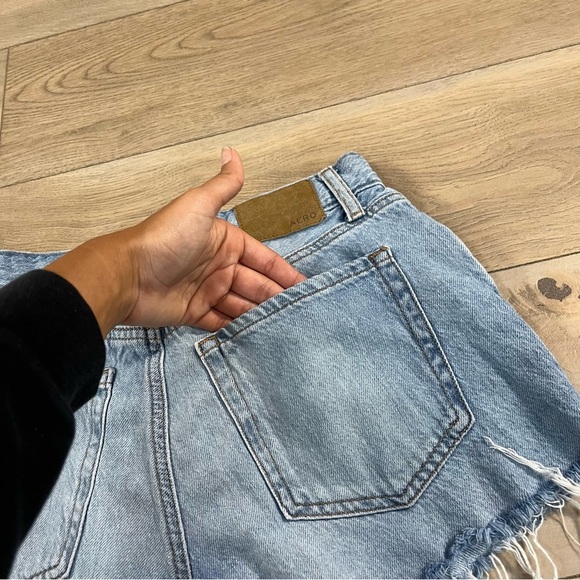 Aeropostale Women’s Denim Frayed Hem Mom Shorts - Picture 10 of 11